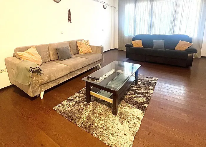 The Big * בוקרשט